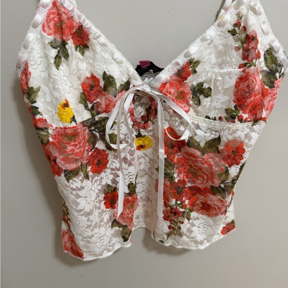 Edikted Floral Lace Camisole Croped Top NWT - Picture 2 of 11